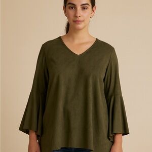 Chico’s women green faux suede V neck long sleeve polyester tunic large blouse.